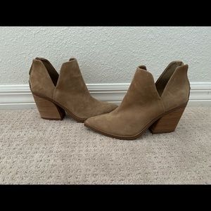Steve Madden Beige Suede Camryn Booties